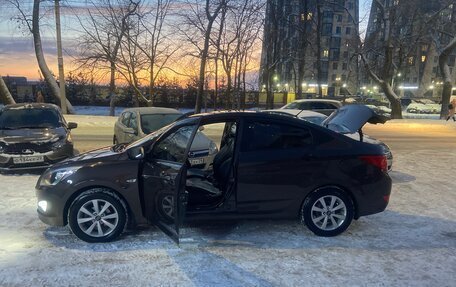 Hyundai Solaris II рестайлинг, 2015 год, 1 100 000 рублей, 2 фотография