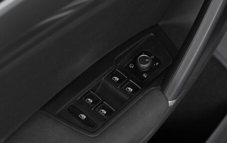 Volkswagen Tiguan II, 2018 год, 2 449 050 рублей, 14 фотография
