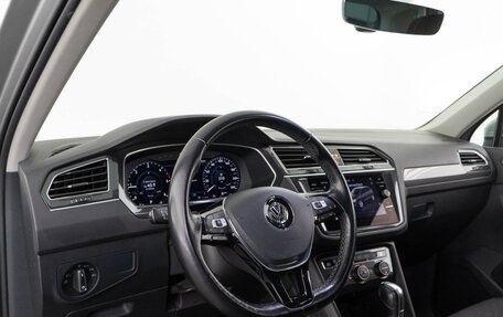 Volkswagen Tiguan II, 2018 год, 2 449 050 рублей, 13 фотография