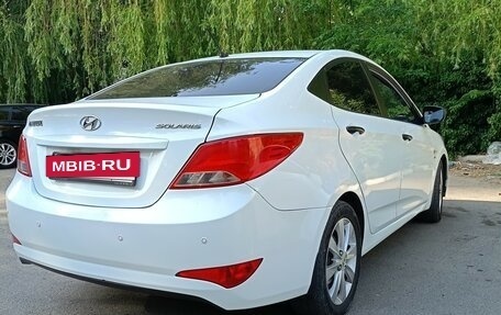 Hyundai Solaris II рестайлинг, 2015 год, 820 000 рублей, 2 фотография