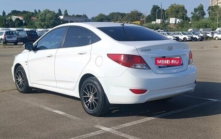 Hyundai Solaris II рестайлинг, 2014 год, 990 000 рублей, 7 фотография