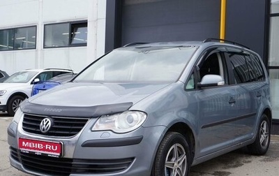 Volkswagen Touran III, 2009 год, 870 000 рублей, 1 фотография