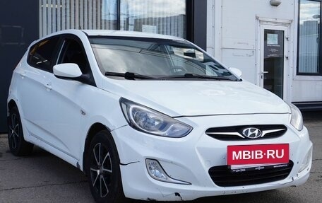 Hyundai Solaris II рестайлинг, 2011 год, 638 000 рублей, 3 фотография