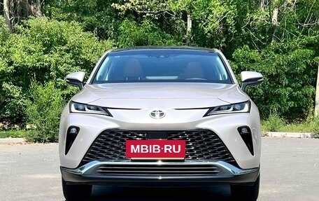 Toyota Venza, 2022 год, 2 425 000 рублей, 2 фотография
