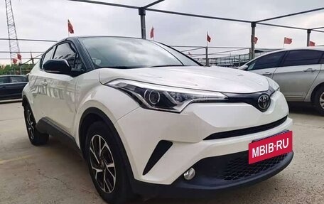 Toyota C-HR I рестайлинг, 2022 год, 1 850 000 рублей, 2 фотография