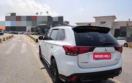 Mitsubishi Outlander III рестайлинг 3, 2022 год, 2 725 600 рублей, 16 фотография