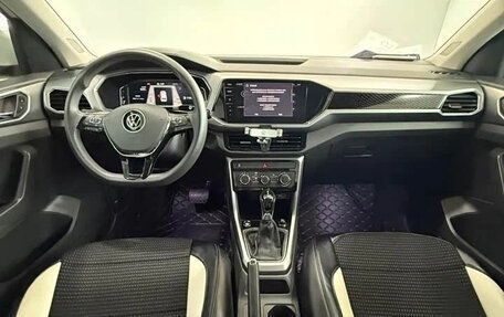 Volkswagen T-Cross I, 2022 год, 1 359 999 рублей, 7 фотография