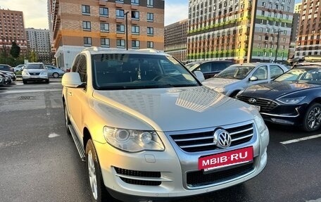 Volkswagen Touareg III, 2010 год, 1 650 000 рублей, 2 фотография