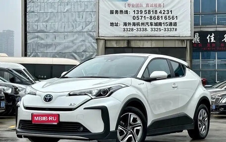Toyota C-HR I рестайлинг, 2022 год, 1 600 777 рублей, 1 фотография