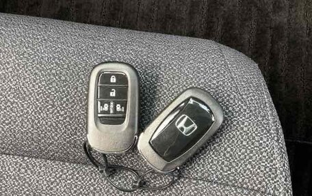 Honda Stepwgn, 2022 год, 2 000 000 рублей, 22 фотография