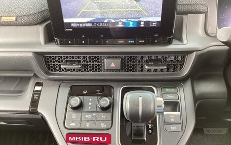 Honda Stepwgn, 2022 год, 2 000 000 рублей, 11 фотография