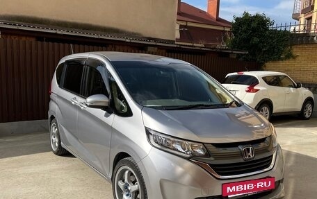 Honda Freed II, 2018 год, 1 580 000 рублей, 2 фотография