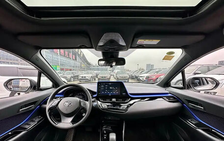 Toyota C-HR I рестайлинг, 2022 год, 1 600 777 рублей, 9 фотография