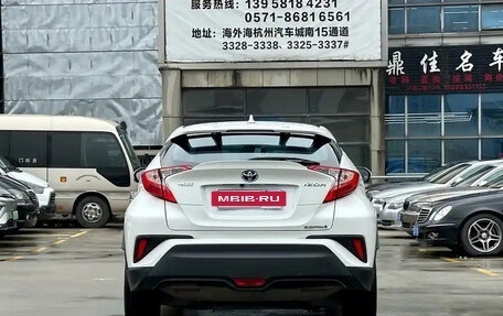 Toyota C-HR I рестайлинг, 2022 год, 1 600 777 рублей, 5 фотография