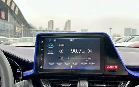 Toyota C-HR I рестайлинг, 2022 год, 1 600 777 рублей, 12 фотография