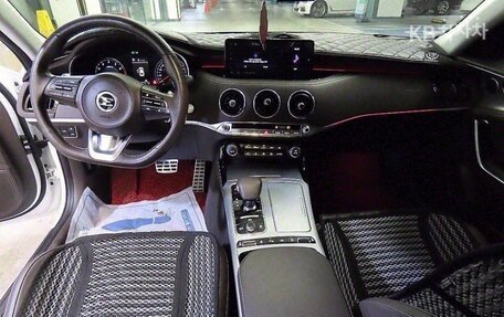 KIA Stinger I, 2021 год, 2 623 023 рублей, 14 фотография