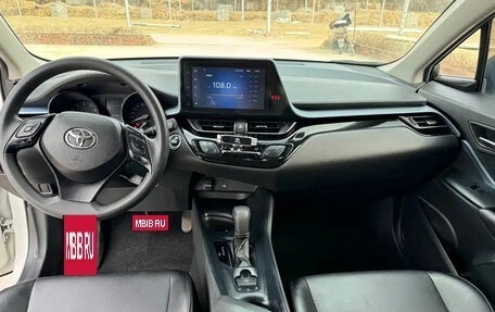 Toyota C-HR I рестайлинг, 2022 год, 1 700 777 рублей, 8 фотография