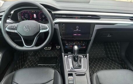Volkswagen Passat CC, 2024 год, 4 068 000 рублей, 10 фотография