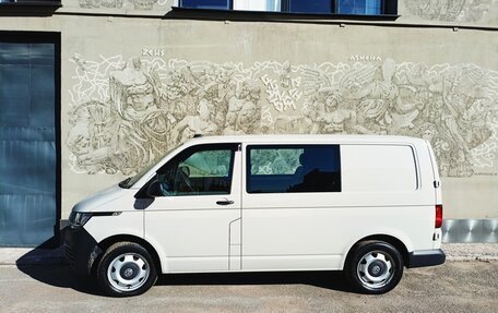 Volkswagen Transporter T6 рестайлинг, 2021 год, 3 950 000 рублей, 9 фотография
