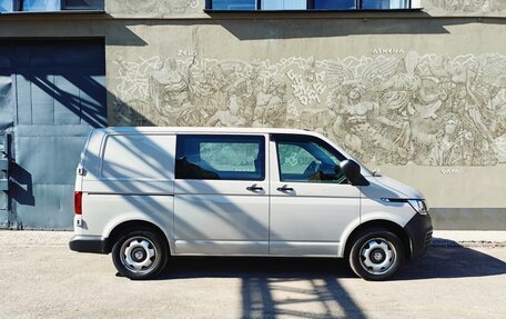 Volkswagen Transporter T6 рестайлинг, 2021 год, 3 950 000 рублей, 7 фотография