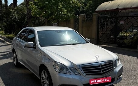 Mercedes-Benz E-Класс, 2011 год, 1 580 000 рублей, 1 фотография