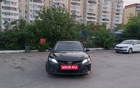 Toyota Camry, 2019 год, 2 250 000 рублей, 2 фотография
