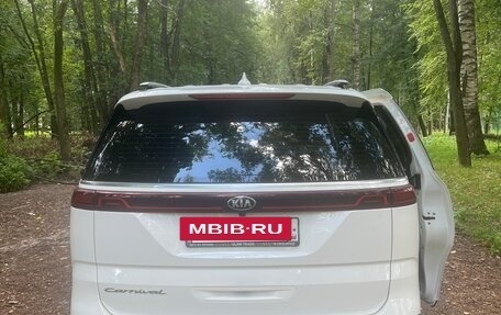 KIA Carnival, 2021 год, 3 950 000 рублей, 4 фотография