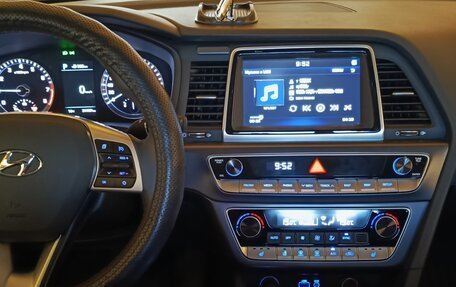 Hyundai Sonata VII, 2018 год, 2 300 000 рублей, 10 фотография