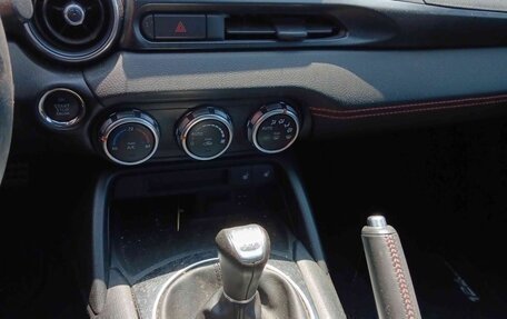 Fiat 124 Spider I, 2018 год, 2 300 000 рублей, 8 фотография