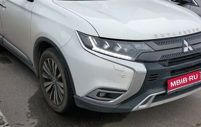 Mitsubishi Outlander III рестайлинг 3, 2022 год, 2 500 000 рублей, 1 фотография