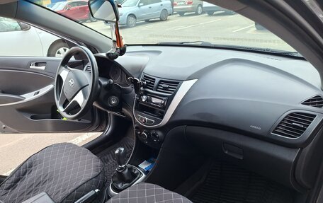 Hyundai Solaris II рестайлинг, 2013 год, 800 000 рублей, 9 фотография