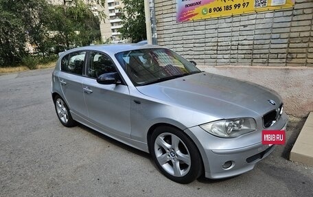 BMW 1 серия, 2004 год, 800 000 рублей, 2 фотография