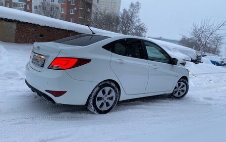 Hyundai Solaris II рестайлинг, 2015 год, 950 000 рублей, 4 фотография