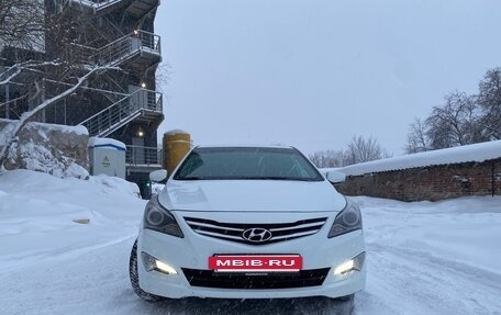 Hyundai Solaris II рестайлинг, 2015 год, 950 000 рублей, 3 фотография