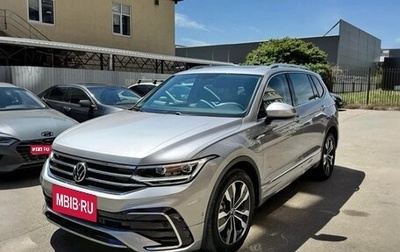 Volkswagen Tiguan II, 2022 год, 2 490 000 рублей, 1 фотография