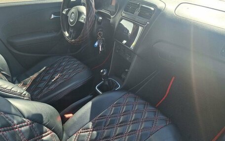 Volkswagen Polo VI (EU Market), 2011 год, 299 000 рублей, 14 фотография