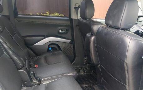 Mitsubishi Outlander III рестайлинг 3, 2010 год, 900 000 рублей, 5 фотография