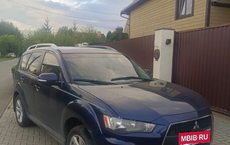 Mitsubishi Outlander III рестайлинг 3, 2010 год, 900 000 рублей, 2 фотография