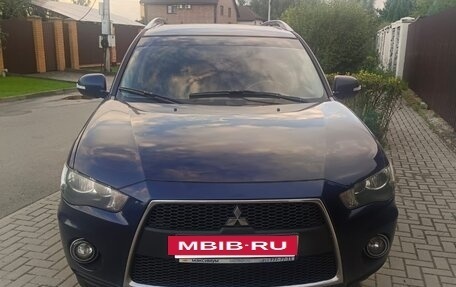 Mitsubishi Outlander III рестайлинг 3, 2010 год, 900 000 рублей, 14 фотография