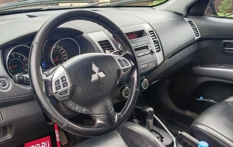 Mitsubishi Outlander III рестайлинг 3, 2010 год, 900 000 рублей, 7 фотография