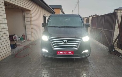 Hyundai Grand Starex Grand Starex I рестайлинг 2, 2018 год, 3 750 000 рублей, 1 фотография