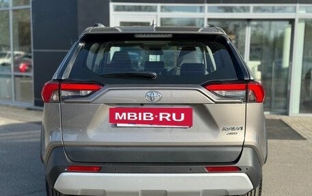 Toyota RAV4, 2024 год, 4 290 000 рублей, 6 фотография