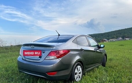 Hyundai Solaris II рестайлинг, 2011 год, 850 000 рублей, 12 фотография