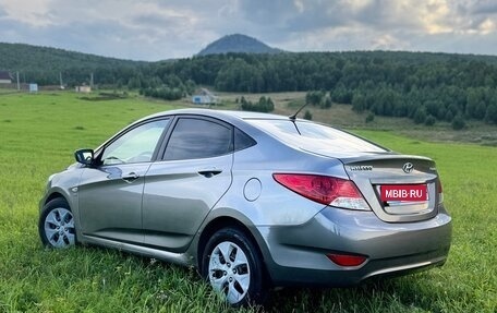 Hyundai Solaris II рестайлинг, 2011 год, 850 000 рублей, 9 фотография