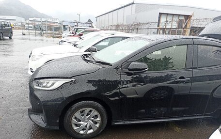 Toyota Yaris, 2020 год, 1 850 000 рублей, 21 фотография