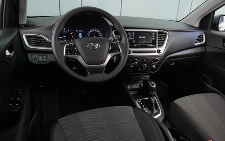 Hyundai Solaris II рестайлинг, 2017 год, 1 074 000 рублей, 6 фотография