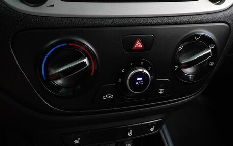 Hyundai Solaris II рестайлинг, 2017 год, 1 074 000 рублей, 13 фотография