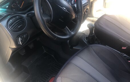 Ford Focus IV, 2000 год, 170 000 рублей, 2 фотография