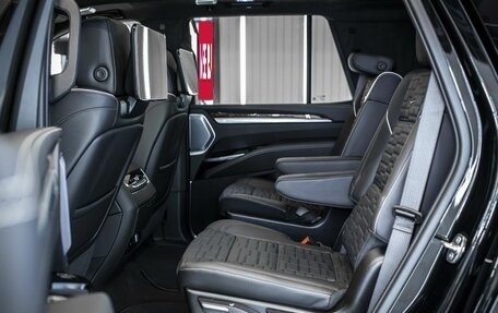 Cadillac Escalade V, 2025 год, 19 000 000 рублей, 20 фотография