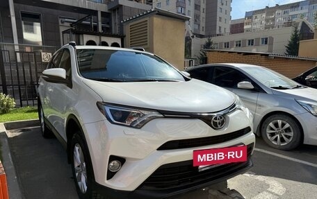 Toyota RAV4, 2017 год, 2 450 000 рублей, 5 фотография